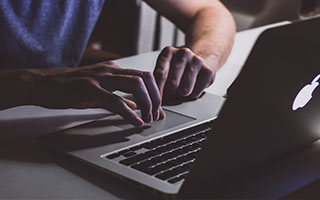 爱游戏平台体验-刚果中锋化身优质导师 新赛季帮助三球快速成长